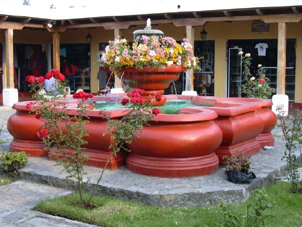 Another fountain in the Antigua market