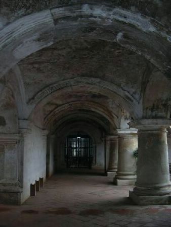 Archways surrounding courtyard