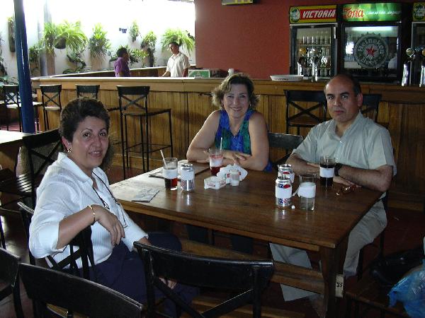 Diana, Frieda & Ruben at lunch